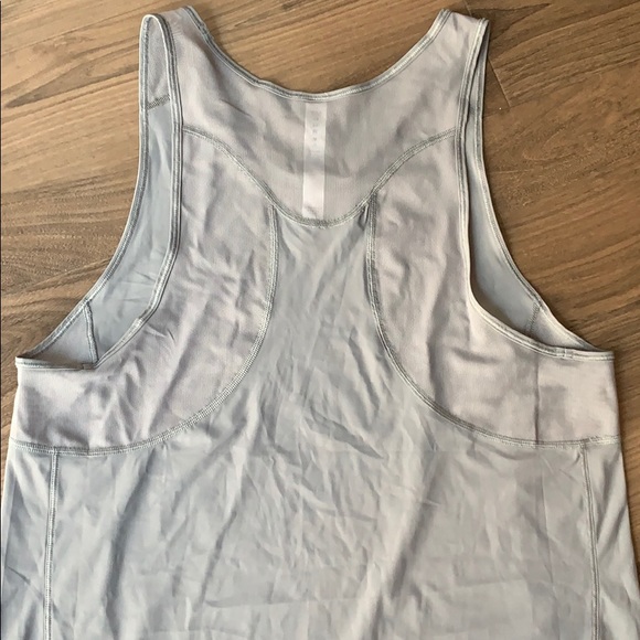 Lululemon tank - Picture 3 of 4